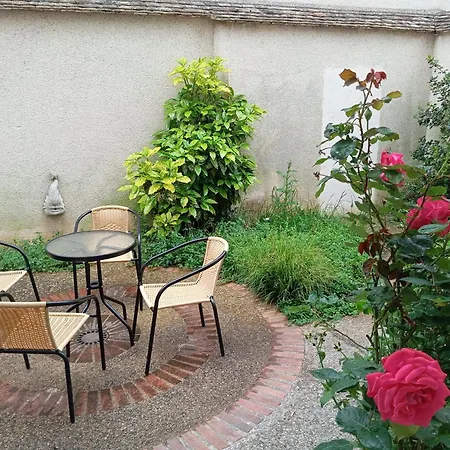 Dans Meuliere D'architecte Apartment Provins